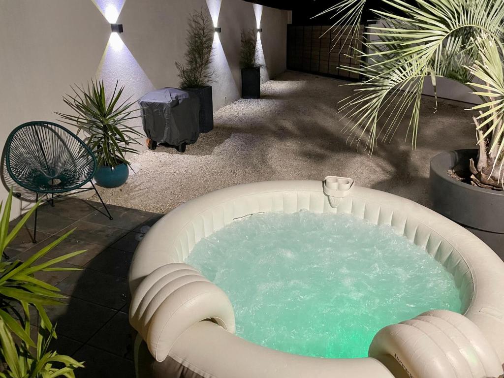 Bas de villa avec piscine, 7km de la plage 83500 La Seyne-sur-Mer