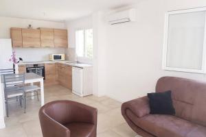 Bas de villa (neuve) vue mer proche plage 2 chbres