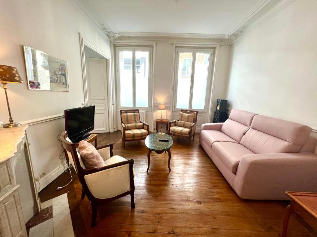 Appartement BASSANO 6 Rue de Bassano 75116 Paris