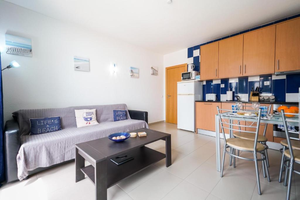 Bay View Apartment w/Pool 3-min Walk to the Beach R. Miguel Bombarda, 8200-207 Albufeira