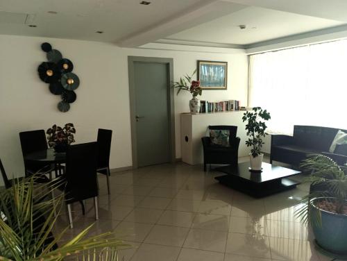 Bay View Modern Apartment