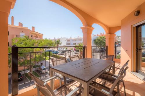 BayLuz apartment, pool, beach , tennis, wifi, aircon