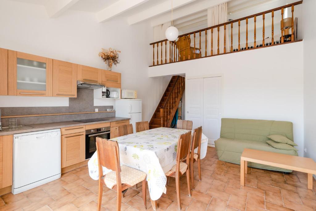 Appartement BC2 - À deux pas du port de Gruissan - Appartement 6 personnes 2 Boulevard de la Corderie 11430 Gruissan