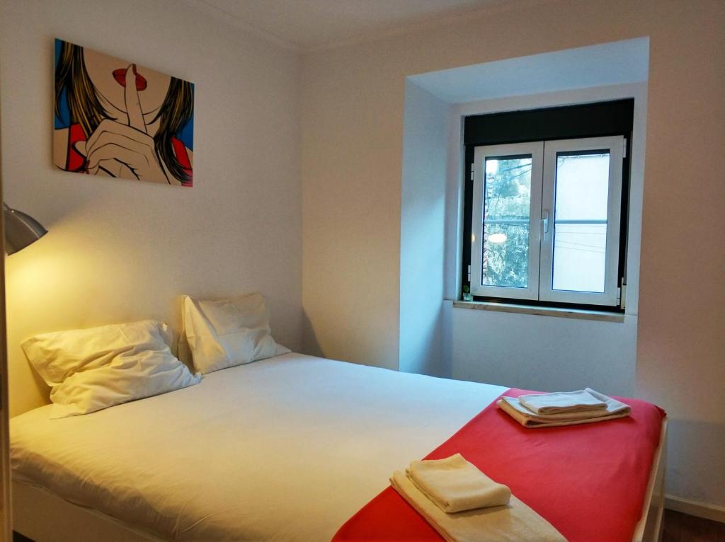 Be 1 of Us Central Lisbon Bairro Alto Santa Catarina 15 Travessa Caldeira RC, 1200-177 Lisbonne