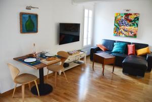 Be our Guests in Nice Port Bonaparte