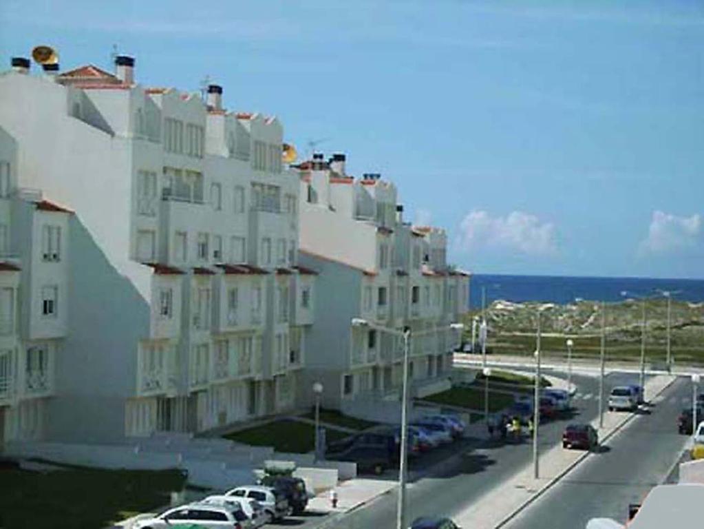 Appartement Beach and Surf Sol Vllage 2  Eng. Carlos Alberto Guerreiro nº 6, (R/C esquerda) 2520-193 Peniche