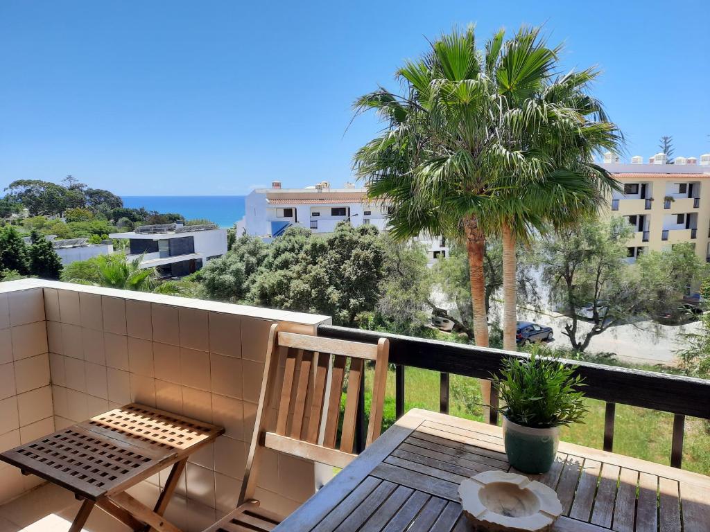 Beach Apartment - Forte S. João Rua Columbano Bordalo Pinheiro Bloco D, Ap 408, 8200-161 Albufeira