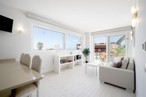 Beach Condo - Meia Praia - 3 Min Walk to Beach