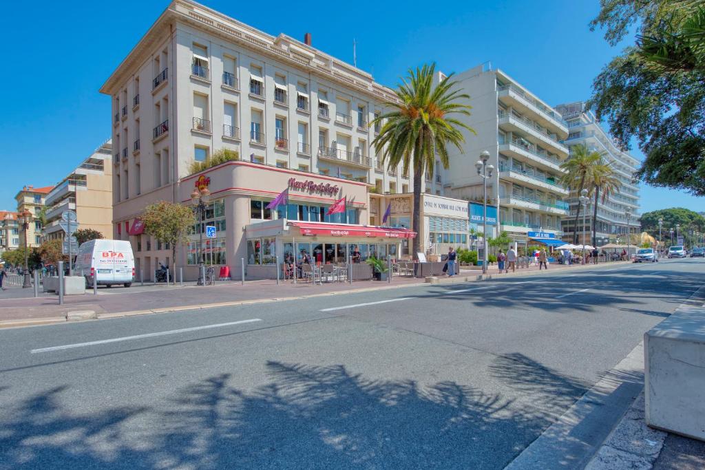 BEACH FLAT Mer & silence 6 Rue Massenet, 06000 Nice