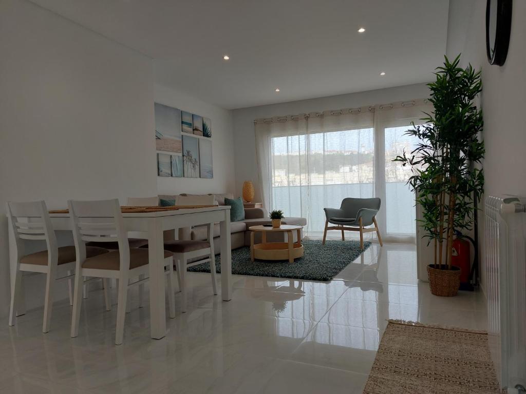 Appartement Beach Life Apartment, NEW, ELEGANT and COZY Avenida do Município, Lote 8, Nr. 28, 3Dto 2450-060 Nazaré