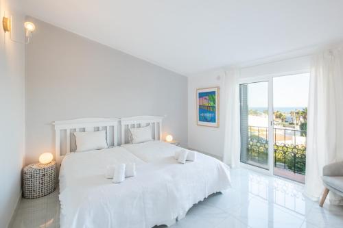 Beach Praia - Sleep 5 - Pool - Free wi-fi - Air Con