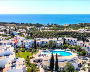 Beach Praia - Sleep 5 - Pool - Free wi-fi - Air Con