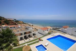Beach-side Apartment - Beautiful Sea Views + Pool