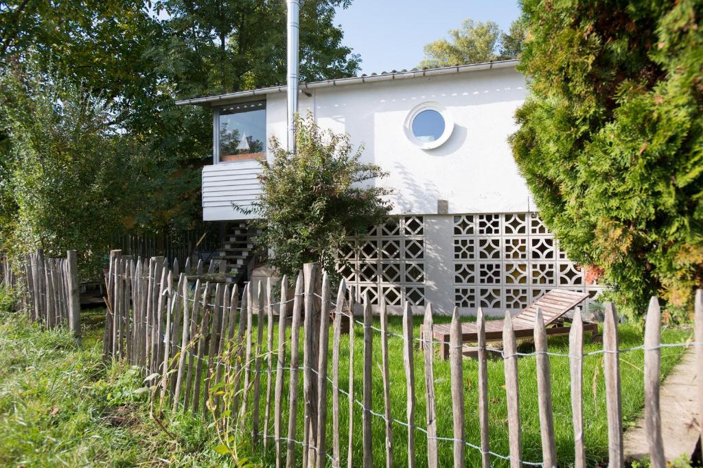 Beachcottage Ingelheim Strandbadgaststätte Am Anbau 21, 55218 Ingelheim-sur-le-Rhin