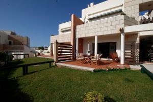 Beacon - Seaview apartment in complex with 3 pools, 1km to the beach