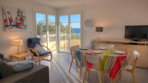 Beau 2 pièces 3 étoiles Vue Mer Garage Privé 150m plages wifi