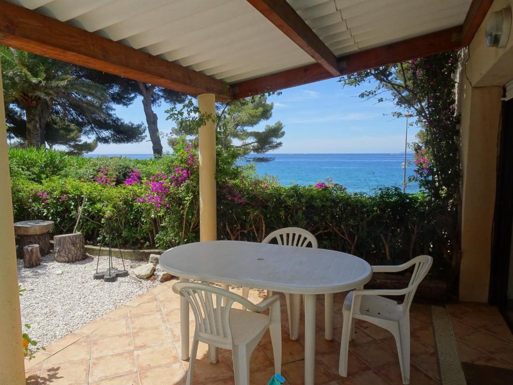 Appartement Beau 2 pièces avec vue mer en terrasse face plage de Gigaro Villa LES BELLES ASSISES 83420 La Croix-Valmer