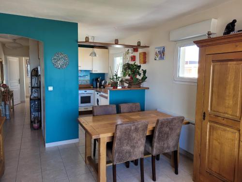 Beau 2 pièces calme avec vue mer imprenable et garage - Beautiful 2 room apartment with stunning sea view and garage