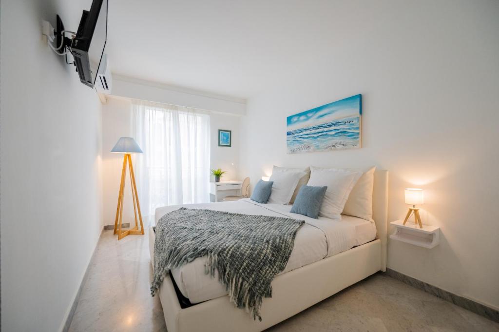 Beau 2P avec vue mer, balcon, piscine, sauna et parking privé au centre ville de Menton 3, Victoria Palace 49 Rue d'Adhémar de Lantagnac, 06500 Menton