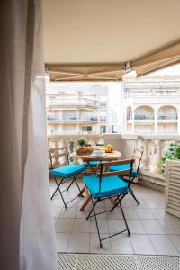 Beau 2P avec vue mer, balcon, piscine, sauna et parking privé au centre ville de Menton