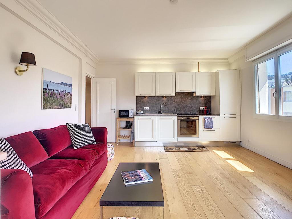 Beau 3 pièces avec loggia climatisée à deux pas de la croisette, Cannes 10 Rue Velasquez, 06400 Cannes