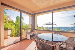 beau 3 pieces avec piscine privee vue mer
