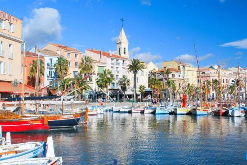 Beau 50m avec TERRASSE à Sanary-sur-mer