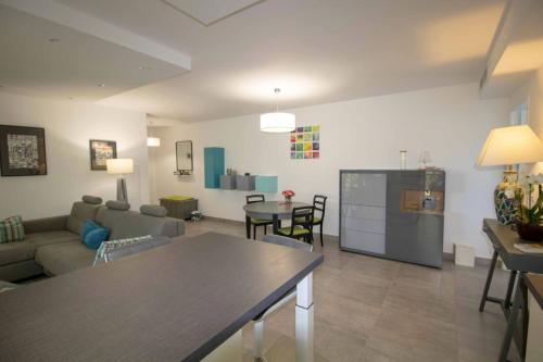 Beau 78m avec TERRASSE- résidence avec PISCINE
