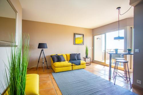 beau deux pieces contemporain avec vue imprenable