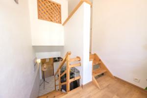 Appartement Beau Duplex 54m2, CLIMATISATION, Calme, 2 chambres, NETFLIX et WIFI, TV 140cms, parking, HYPERCENTRE a 400m, boite à clés pour arrivée tardive 967 Route d'Albertville 73200 Pallud Rhône-Alpes