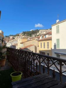 beau duplex lumineux en plein centre ville à Hyères