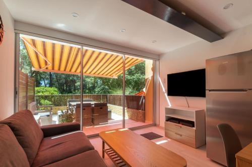 BEAU STUDIO 30 m avec TERRASSE proche de la MER