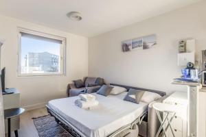 Beau studio avec vue mer dans le port de Deauville - Welkeys