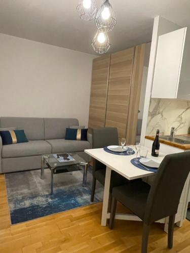 Beau studio cosy entre Paris et Disneyland