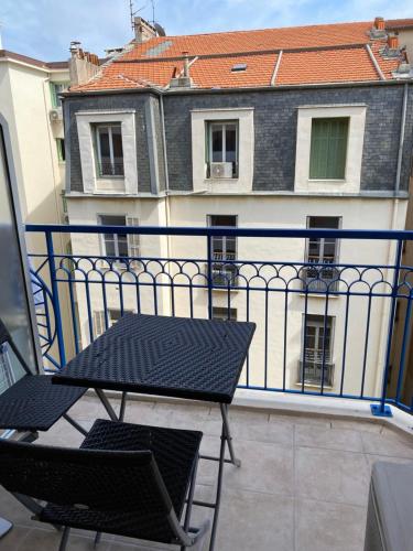 Beau Studio en plein centre de Menton