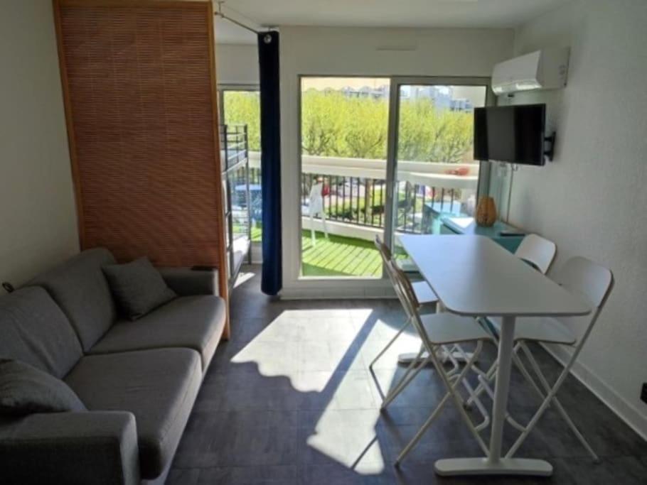 Beau studio lumineux climatisé Classé 2 Etoiles, à 130 m des plages Appartement G212 385 Avenue plein Soleil, 34280 La Grande Motte