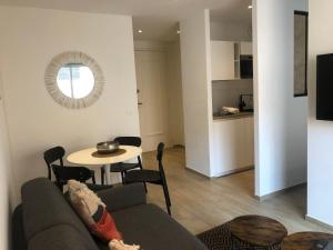 Beau studio neuf situé au centre