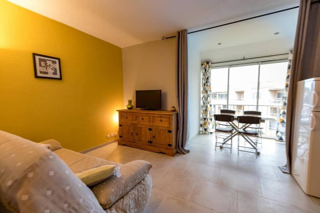 Appartement Beau Studio pour 4 personnes à Fréjus 407 Rue Gustave Bret 83600 Fréjus