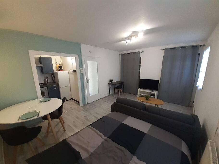 Appartement Beau T1 2 personnes BERGSON 16 Rue Edmond Charpentier 42000 Saint-Étienne