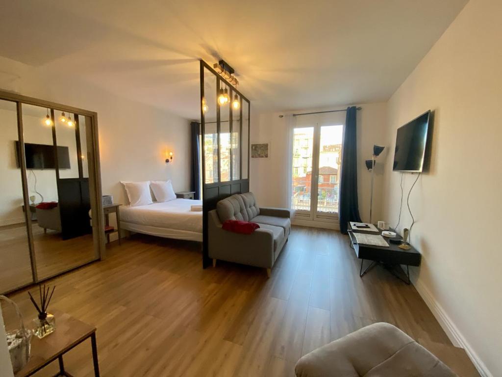 Beau T1 en centre ville à deux minutes des plages 1 rue Saint Charles, 06500 Menton