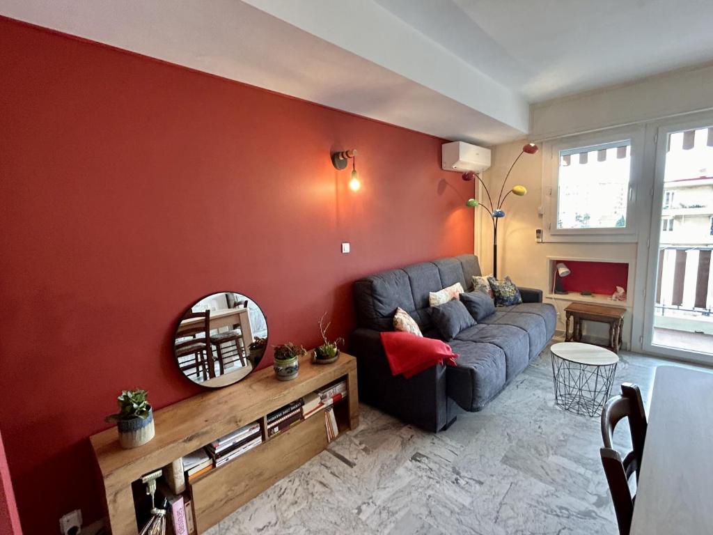Beau T2 climatisé grande terrasse plage à deux min 24 Bis avenue Cochrane, 06500 Menton