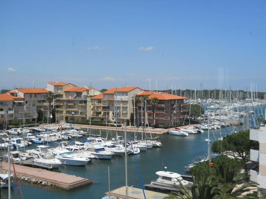 Appartement Beau T2 Climatisé sur Marina avec parking privé 1 Allée du Levant 66140 Canet-en-Roussillon