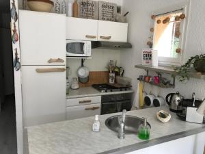 Appartement **** Beau T2 de 40 m2, jardin de 70m2, au calme, à 50 mètres de la plage LE VIKING 74 Rue du Pin de Galle 83220 Le Pradet Provence-Alpes-Côte d\'Azur