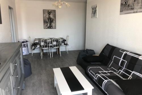 Beau T3 rénové centre Grasse !