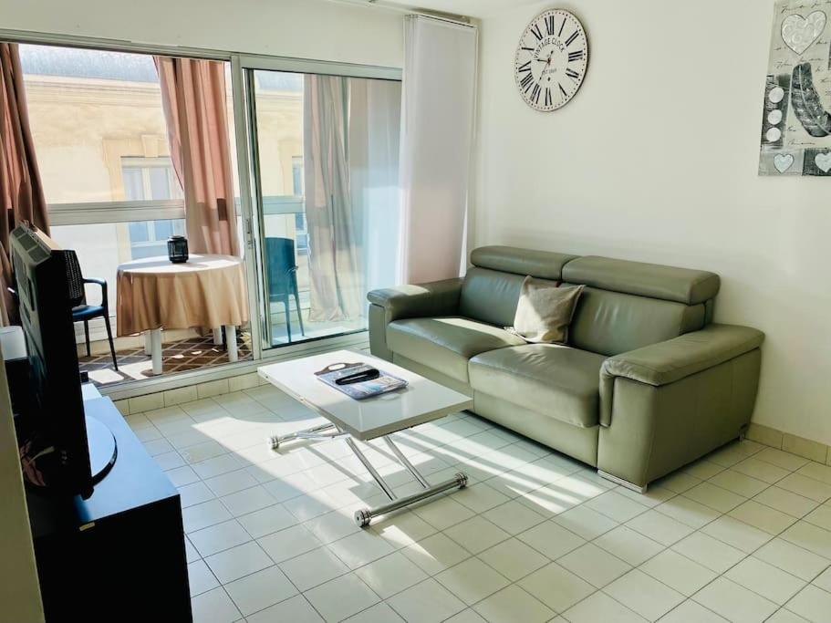''Beausoleil'' T2 lumineux, parking, clim, wifi 1 Rue Longuyon, 34200 Sète