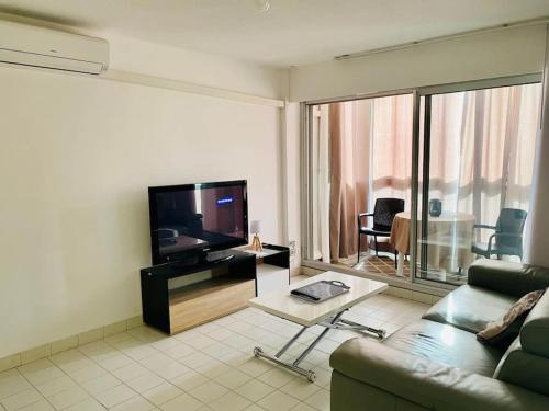 ''Beausoleil'' T2 lumineux, parking, clim, wifi