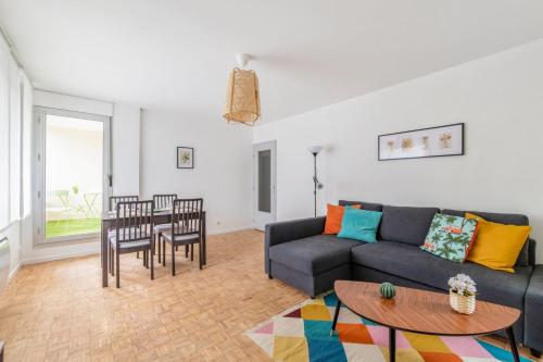 Beautiful 1-bedroom w balcony and garden near Lyons city center Welkeys