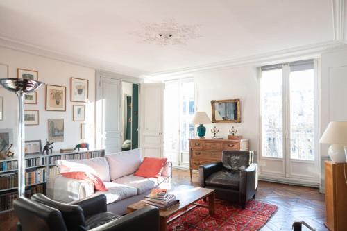 Beautiful 120m near the Sainte-Chapelle