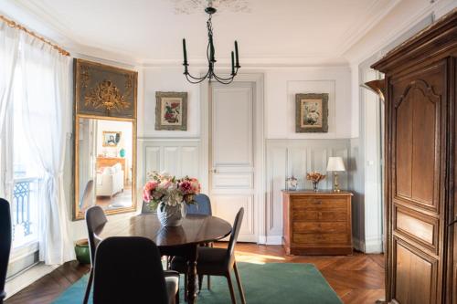Beautiful 120m near the Sainte-Chapelle