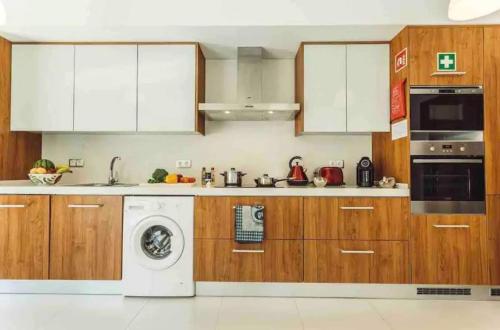 Beautiful 2 bed by the beach apartment